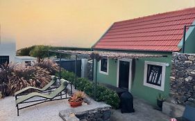 The L Lodge, Elegant Country Cottage With Garden